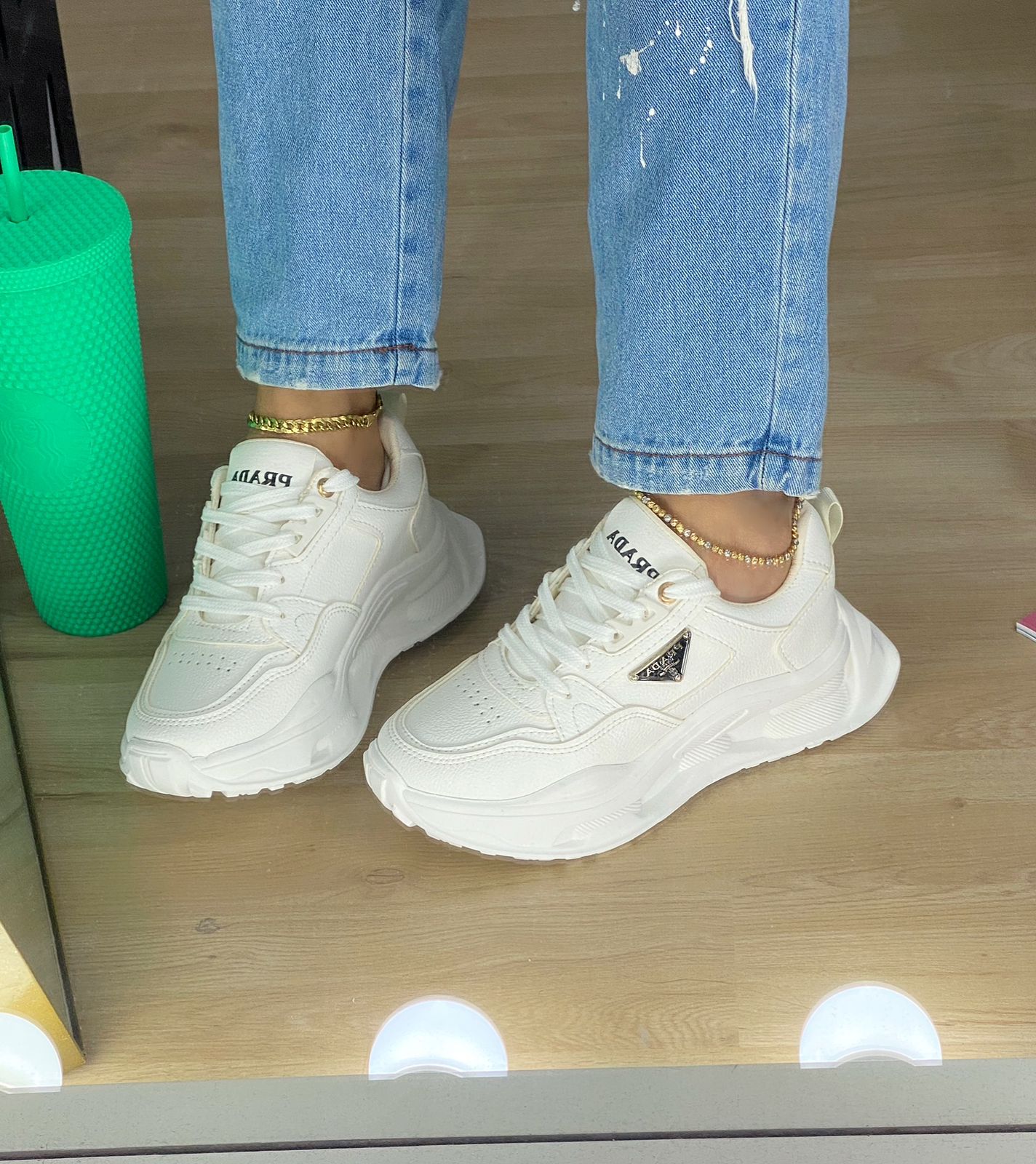 NUEVOS TENIS DE MODA BLANCOS PR NIZA