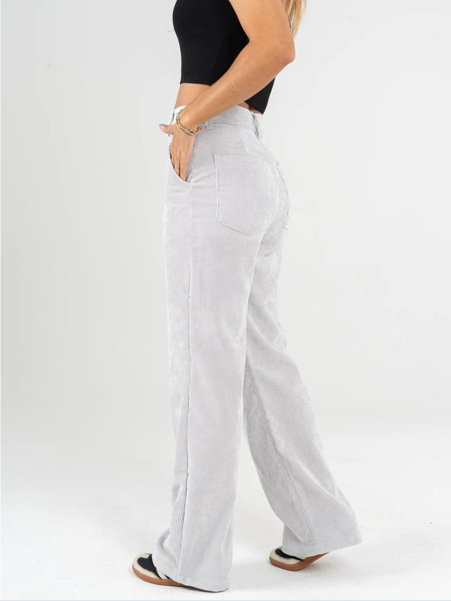 Pantalón bota recta en Pana suave
