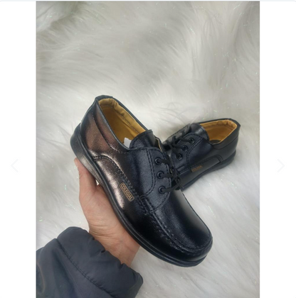 Combo Colegial Tenis blancos y zapatos