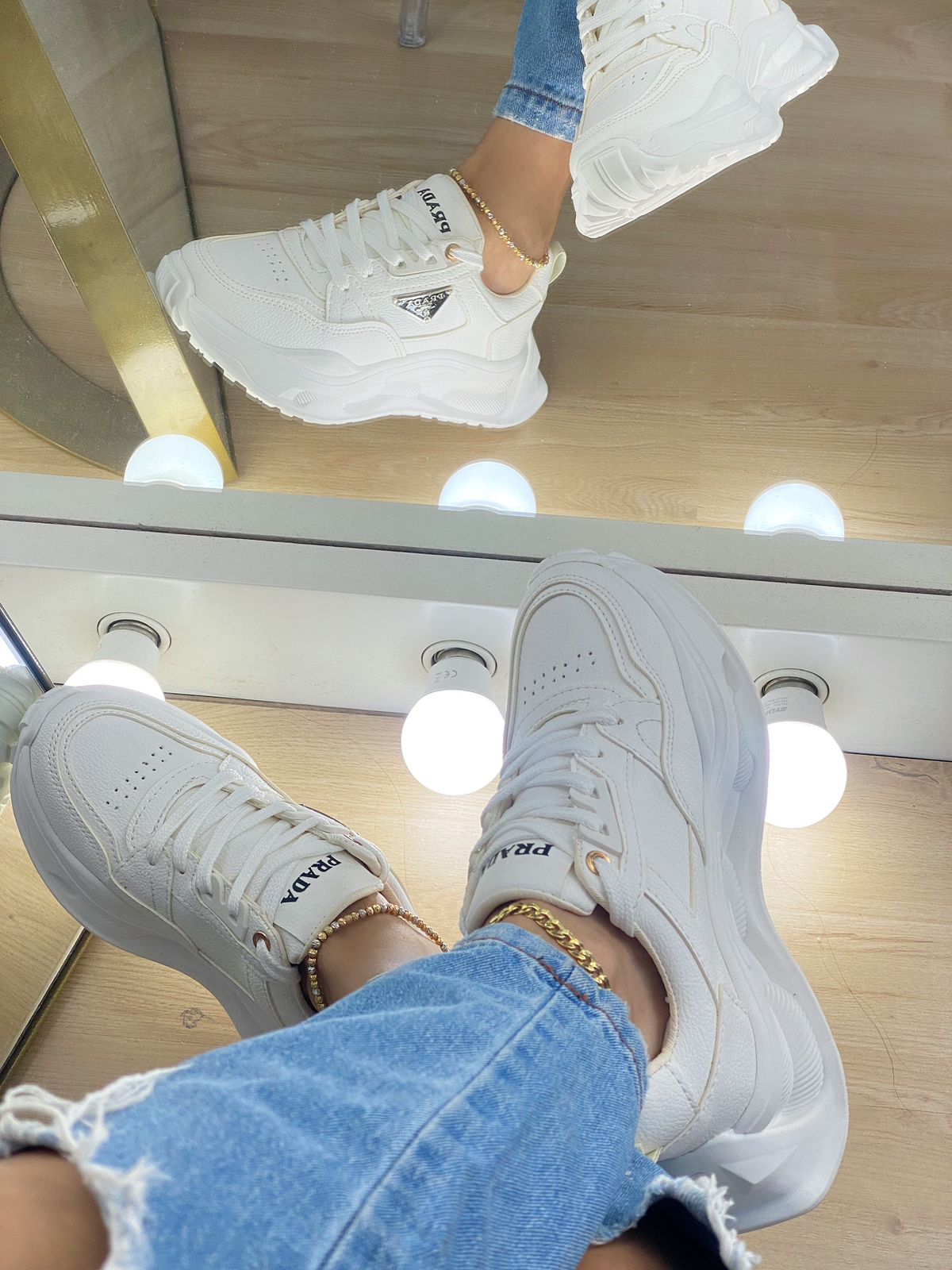 NUEVOS TENIS DE MODA BLANCOS PR NIZA